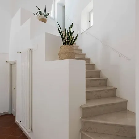 בית הארחה Seicentotufi 4*